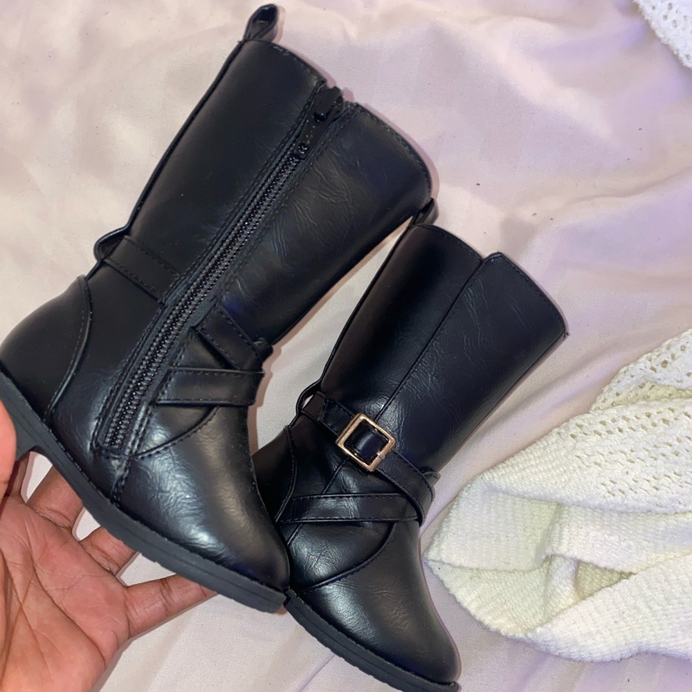 Girls 12-18month close and size 3&4 shoes!! Will bundle all or sell separately!